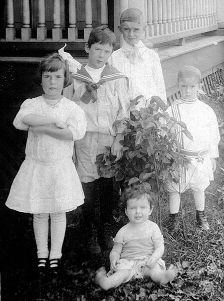 ../Images/Five Curry Kids.jpg